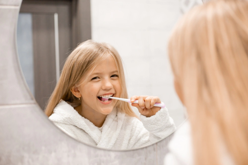 Control del biofilm en niños: cómo prevenir la caries desde edades tempranas